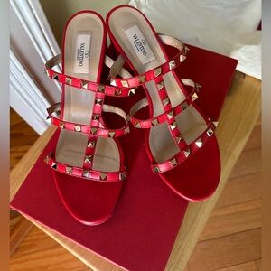 Valentino Garavani calfskin Nappa rock stud sandals - size 40